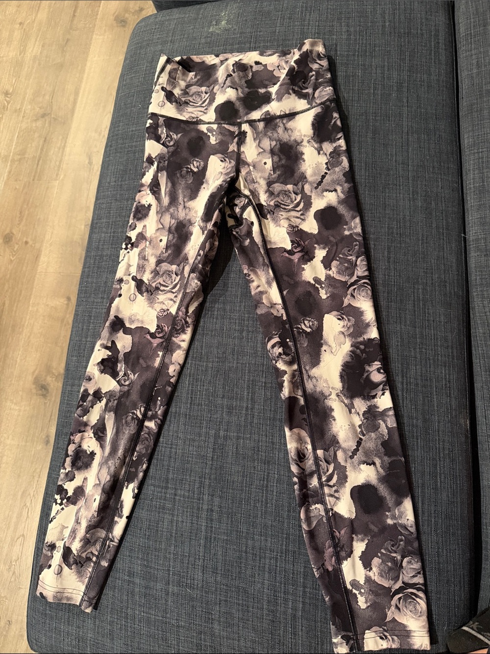 High-Rise Floral Print Leggings in Purple Wash